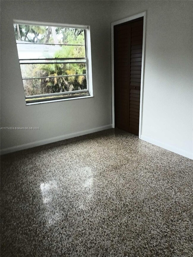 Building Photo - 1460 SW 29th St