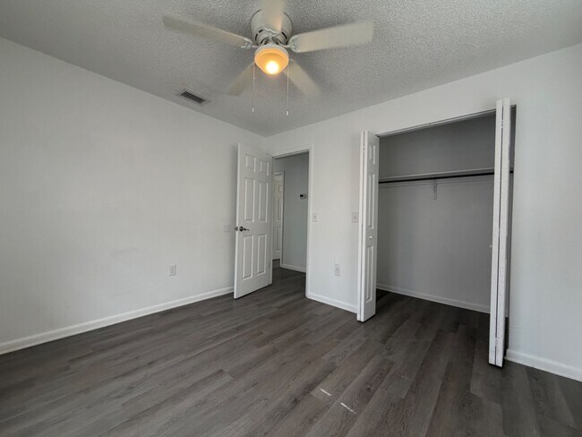 Building Photo - 151 Avenue C SE