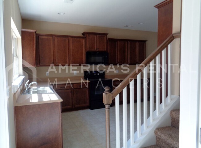 Building Photo - DEPOSIT PENDING!!! Town Home in Gardendale...