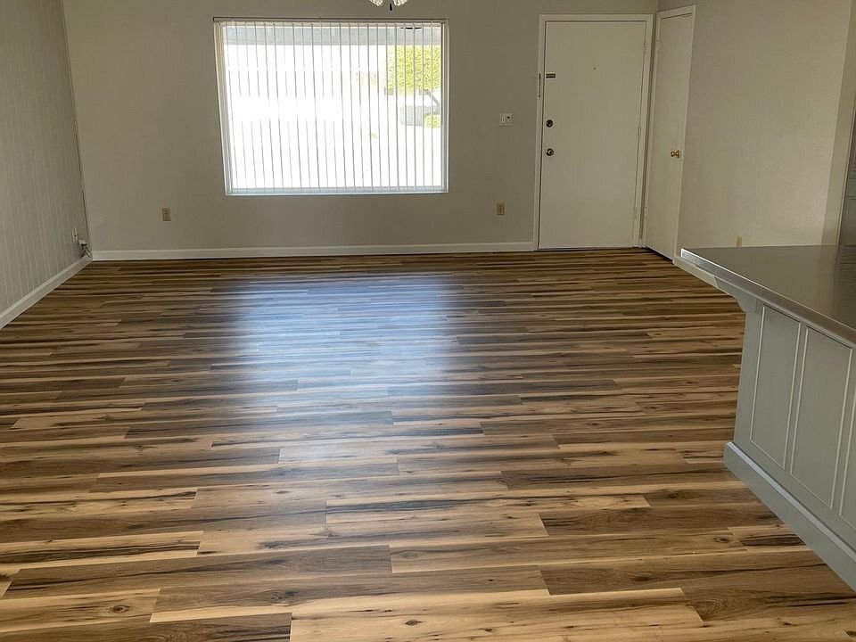 Building Photo - 3443 E Poinsettia Dr
