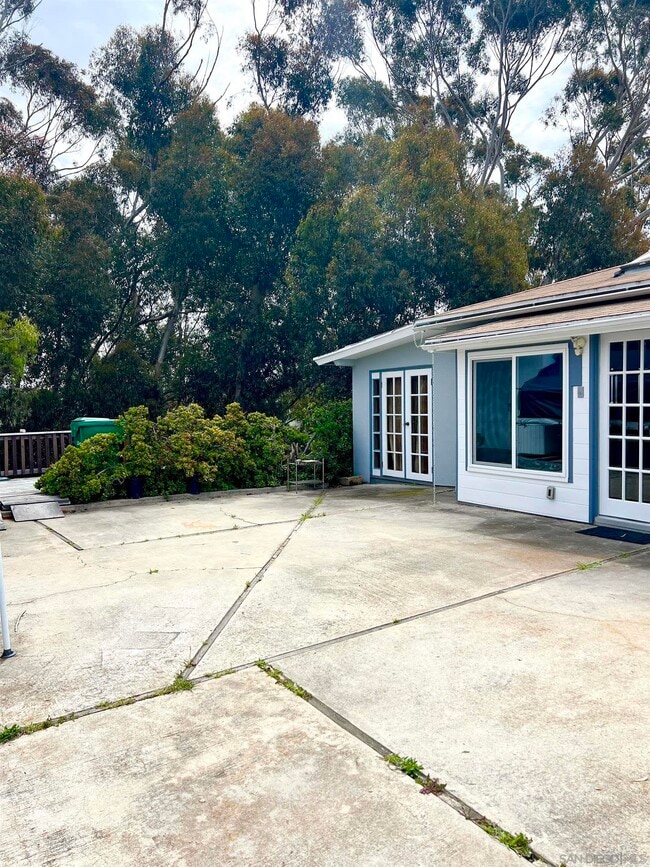 Building Photo - 534 Hoover St