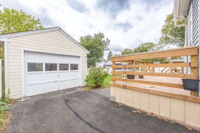 Building Photo - Charming 3-Bedroom Home in the Heart of Sp...