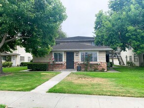 Building Photo - Beautifully Renovated Marina Village Condo...