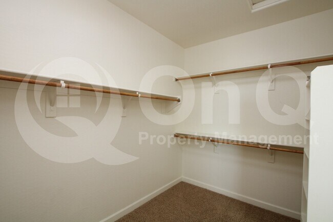 Building Photo - 1161 E Furness Dr