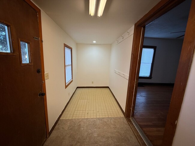 Building Photo - 2620 Chicago Ave