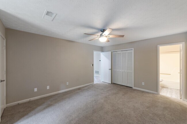 Building Photo - 1121 Brookstone Rd