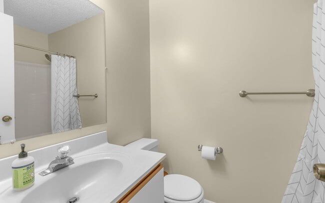 Building Photo - 889 Gas Light Ln