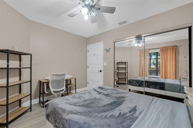 Building Photo - 4220 Grove Park Ln