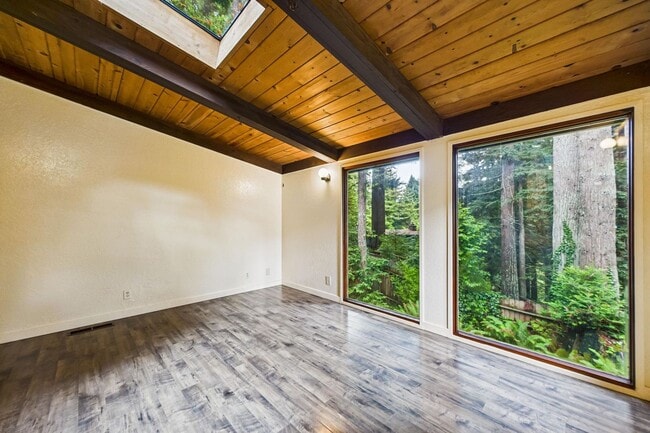 Building Photo - 2910 Greenbriar Ln