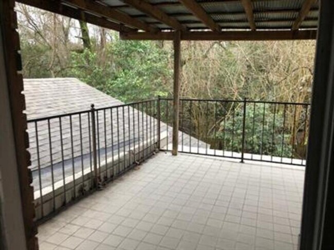 Building Photo - 539 Woodland Hills Pl