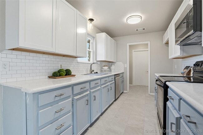 Building Photo - 7450 N 117th E Ave