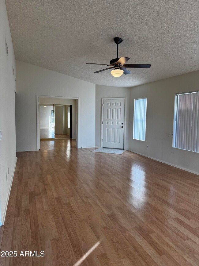 Building Photo - 10830 W Diana Ave