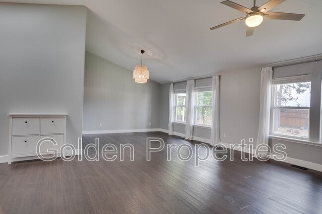 Building Photo - 4741 W Woodside Ave