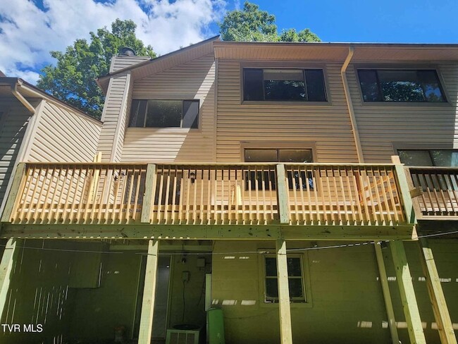 Building Photo - 1552 Colony Park Dr