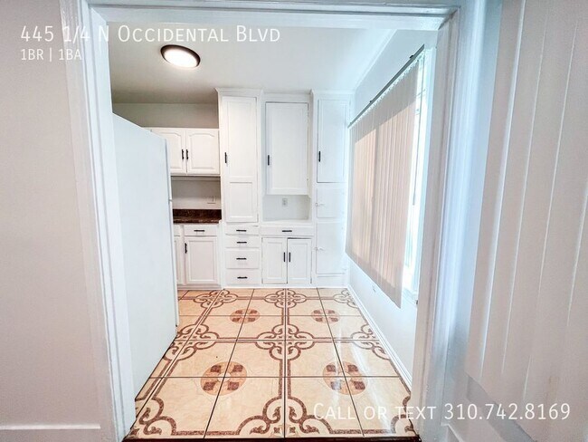 Building Photo - 445 1/4 N Occidental Blvd-