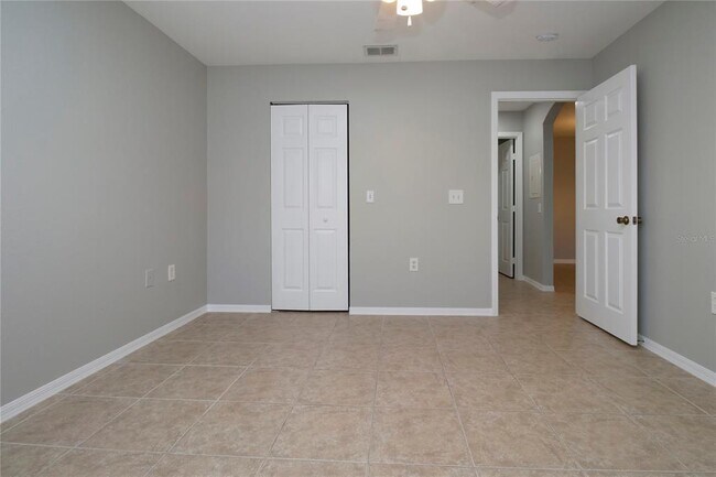 Building Photo - 8932 Manor Loop