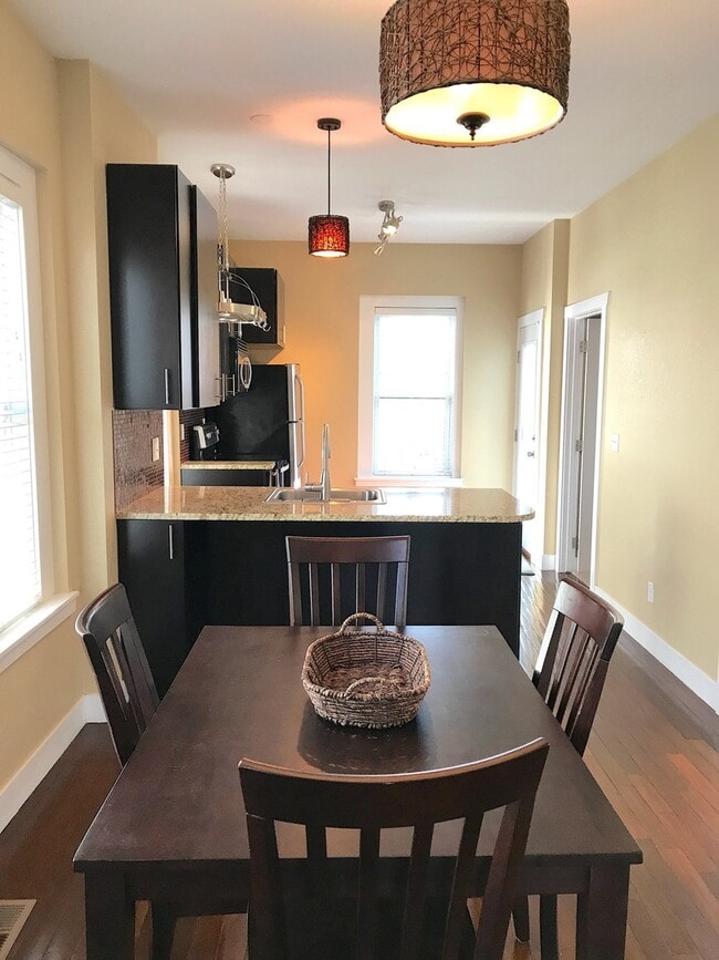 Building Photo - Available Now - 2Bedroom/1Bathroom in RiNo!