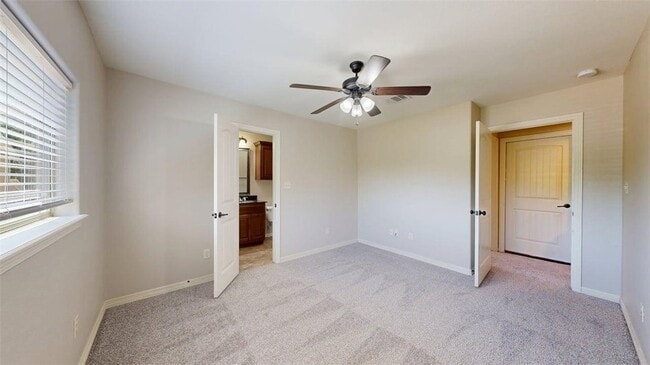 Building Photo - 454 Chimney Hill Dr
