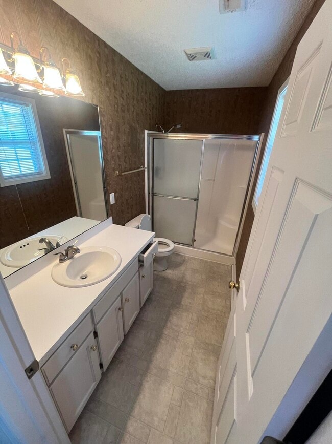 Building Photo - 3473 Beacon Dr