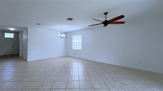 Building Photo - 2289 Grantham Ave