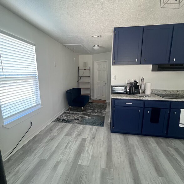 Building Photo - 4584 Tamarind Dr