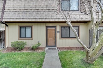 Building Photo - Sonoma Wods