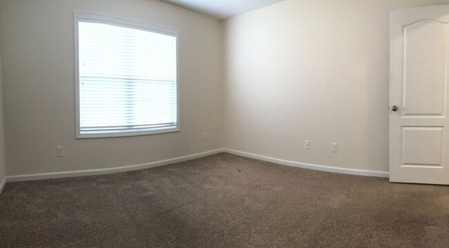 Building Photo - Regal Home on Regatta Way!