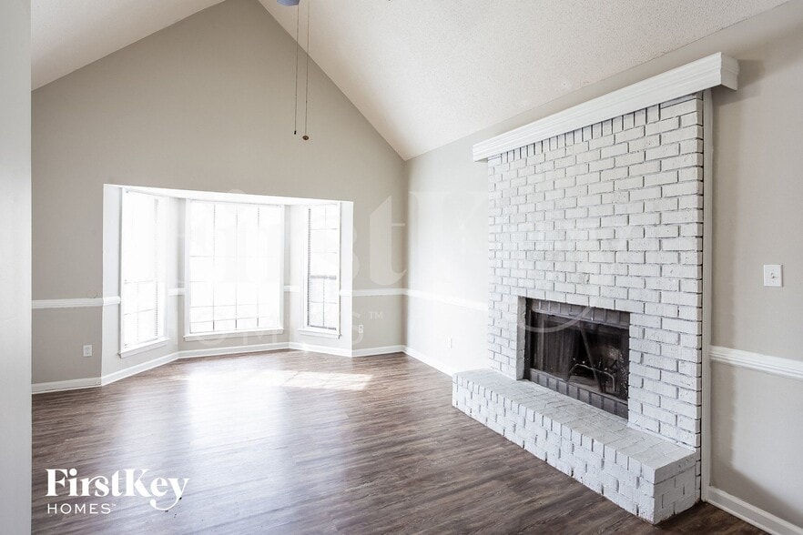 Building Photo - 4812 Barkshire Dr