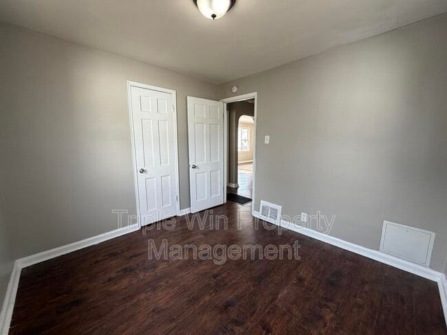 Building Photo - 8333 Whitewater Dr