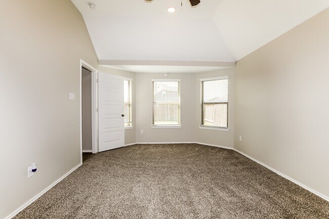 Building Photo - 334 Jewett Meadow Dr