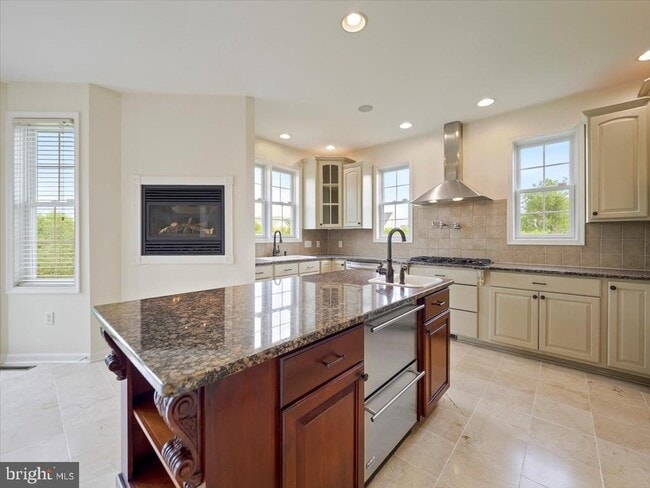 Building Photo - 3271 St Andrews Dr