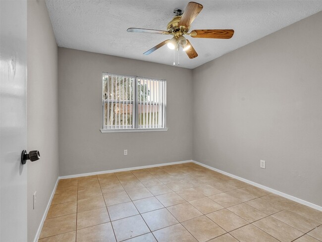 Building Photo - 10314 Staghill Dr