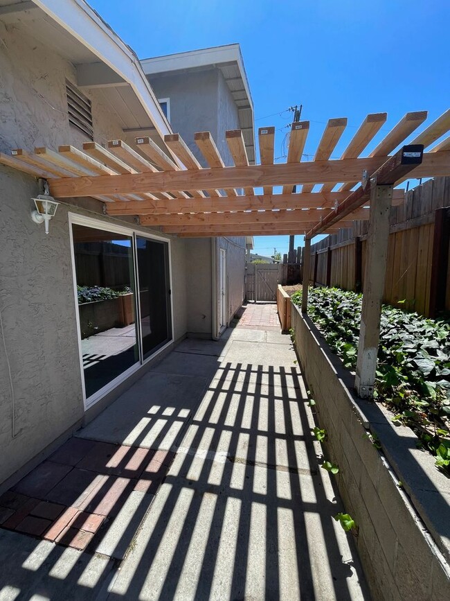 Building Photo - Spacious 4BR Cul-de-Sac Home with Large Backyard & Attached Garage