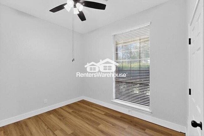 Building Photo - 801 Snapdragon Ln