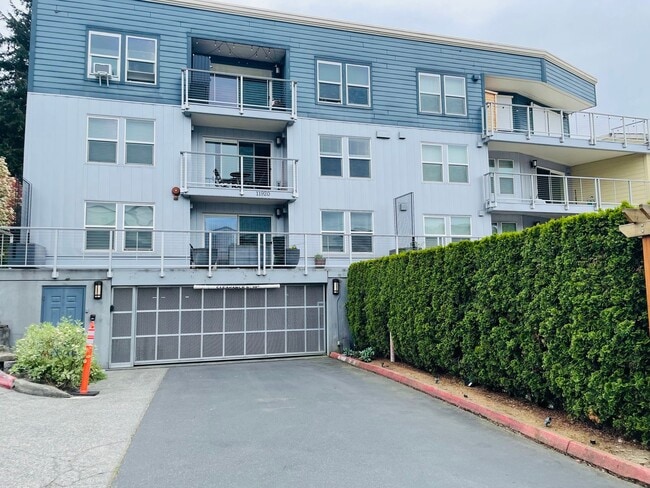 Building Photo - 2 Bedroom Condo in Overlook at Juanita Bay