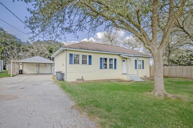 Building Photo - 11844 13th St