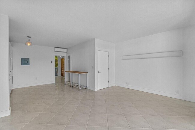 Building Photo - 65 SE Spanish Trail