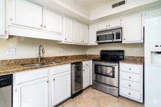 Building Photo - Mount Pleasant Townhome for Rent!