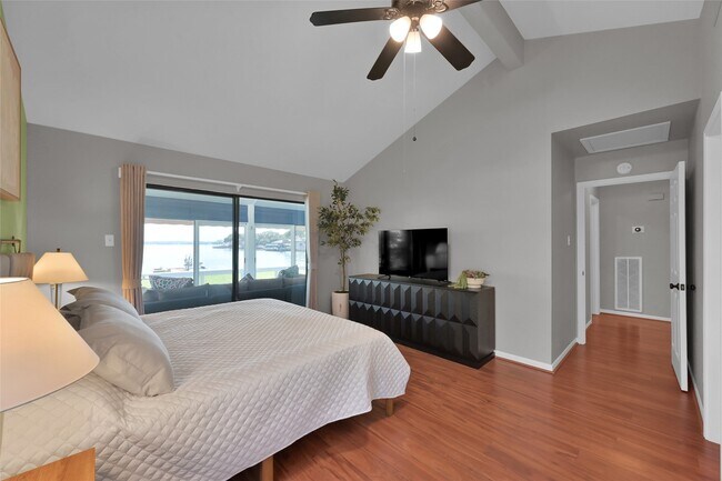 Building Photo - 39 Lakeview Village