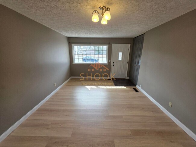 Building Photo - COZY 3BR/1.5BA HOME ON CUL-DE-SAC