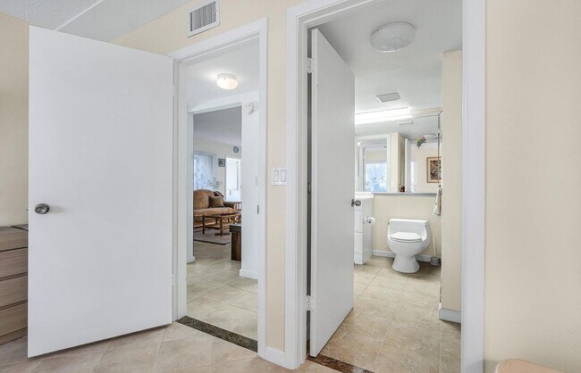 Building Photo - 103 Lake Pine Cir