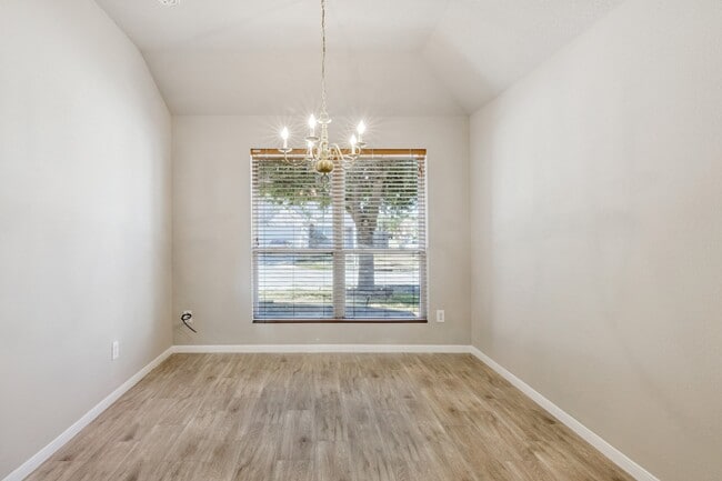 Building Photo - 20938 Fox Trot Ct