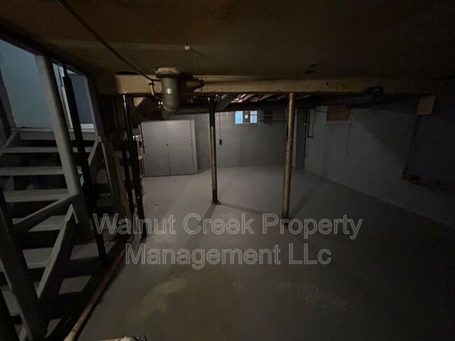 Building Photo - 518 Lake Ave