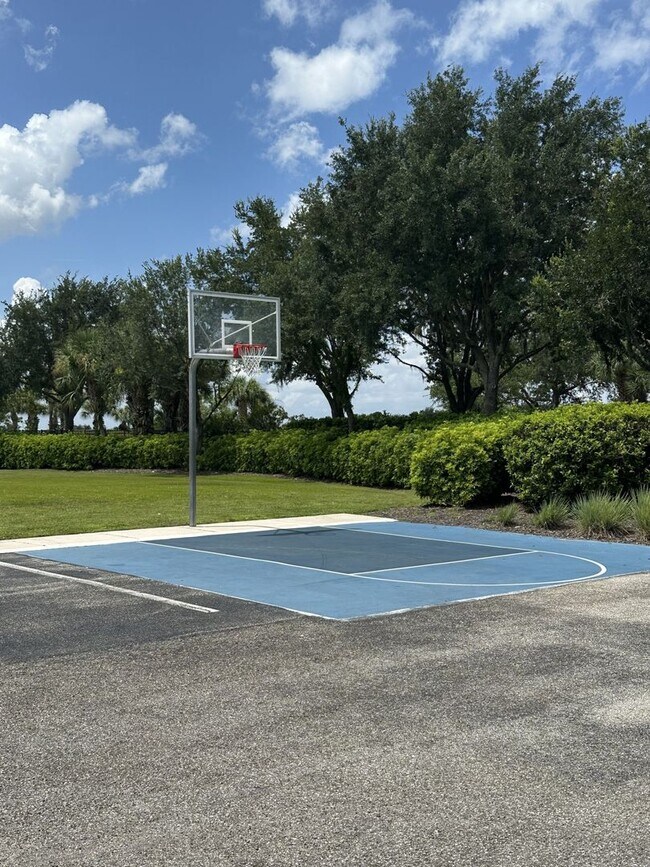 Building Photo - 16591 Goldenrod Ln