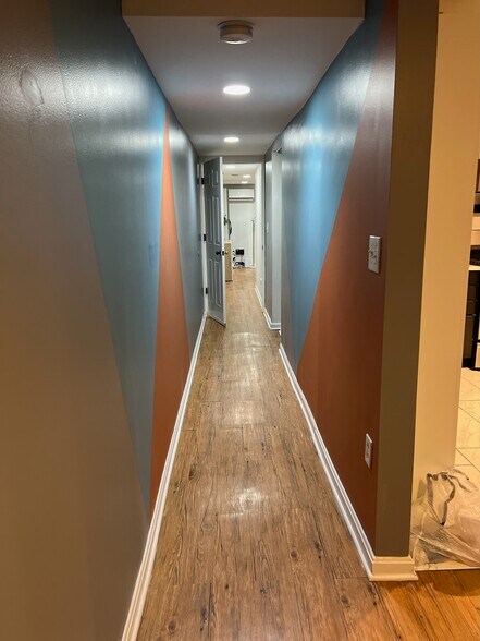 Building Photo - 633 14th St NE