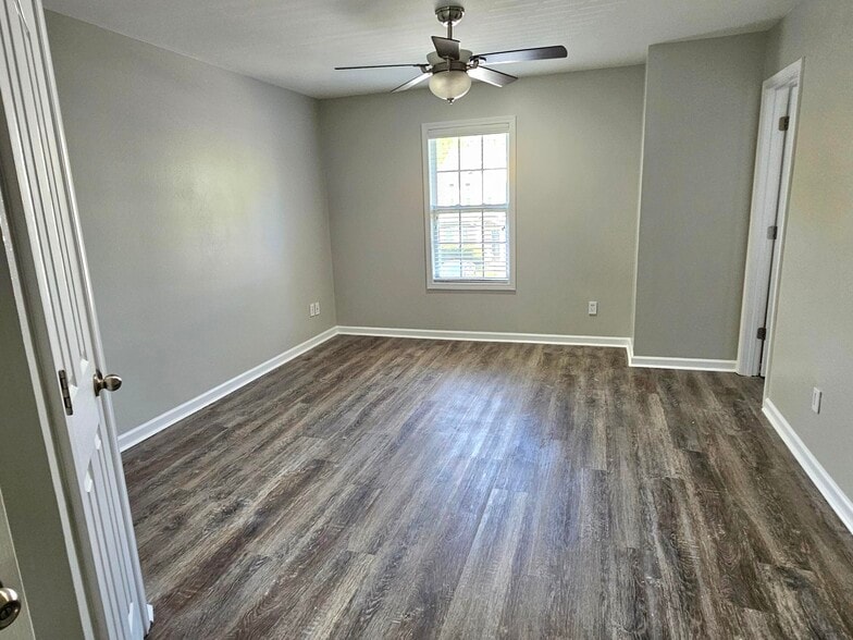 Master Suite 2 - 5817 Fox Point Cir