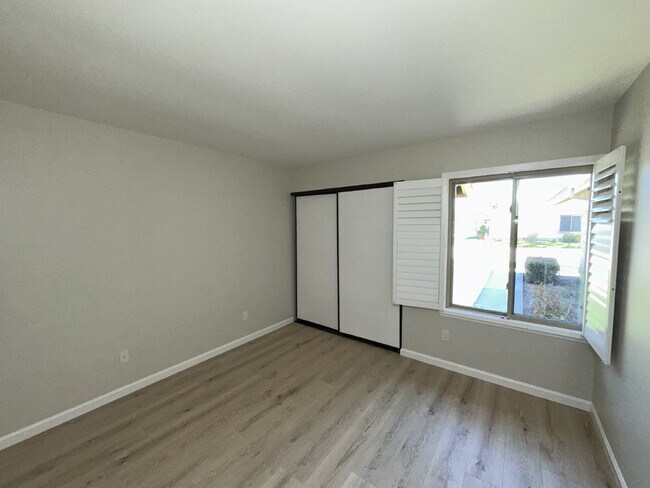 Building Photo - Enjoy Resort-Style 55+ Living in This Bright Camarillo Home