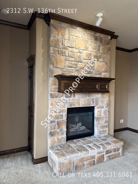 Building Photo - 2312 SW 136th St