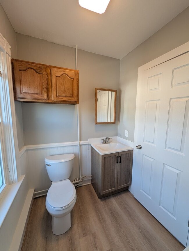 Building Photo - ? Recently Renovated 2-Bedroom Apartment ?