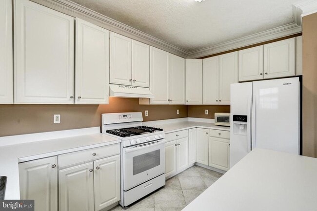 Building Photo - 6352 Dakine Cir